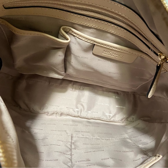 Michael Kors Jet Set Brown Convertible Shoulder Bag - Picture 15 of 16